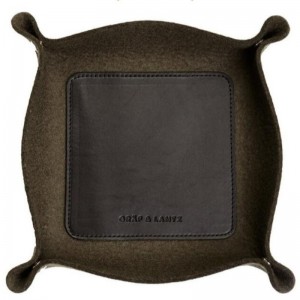 Leatheret betjent bakke