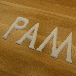 Kationisk flokkulerende polyacrylamid til spildevandsbehandling