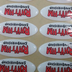 Brugerdefineret trykt 3M stærk selvklæbende 3D epoxy polyurethan pu harpiks kuppelfarvet etiketter