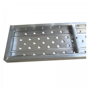 240 bredde galvaniseret stålplade med indvendigt lukket