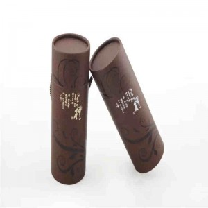 Tilpasset papæskeæskeæske med låg