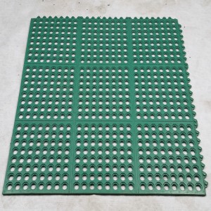 Perforeret dræningsmåtte af høj kvalitet i naturgummi til dæk