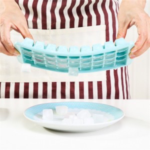 36 firkantede små silikone isterninger med låg