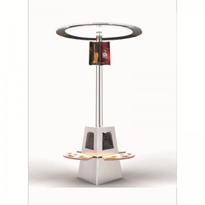 Smart solcelledrevet bænk med LED-belysning og USB-oplader til telefoner