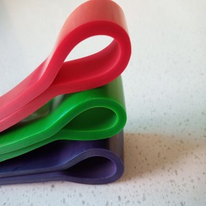 Kort latex spændingsbånd