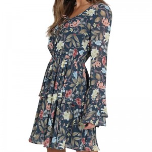 Klokkehylster til minidress til kvindemode