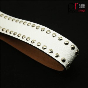 Seneste hvid læderrem med metal spænde