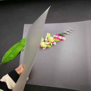 Høj kvalitet 0,5 mm frostet plastik PET tyndt ark til udskrivning af visitkort eller beklædningskoder