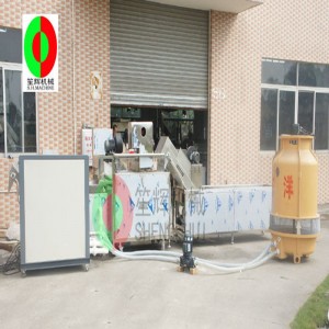 Kontinuerlig produktionslinje med dybrensning af grøntsager