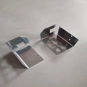 Metalplader med blå zink