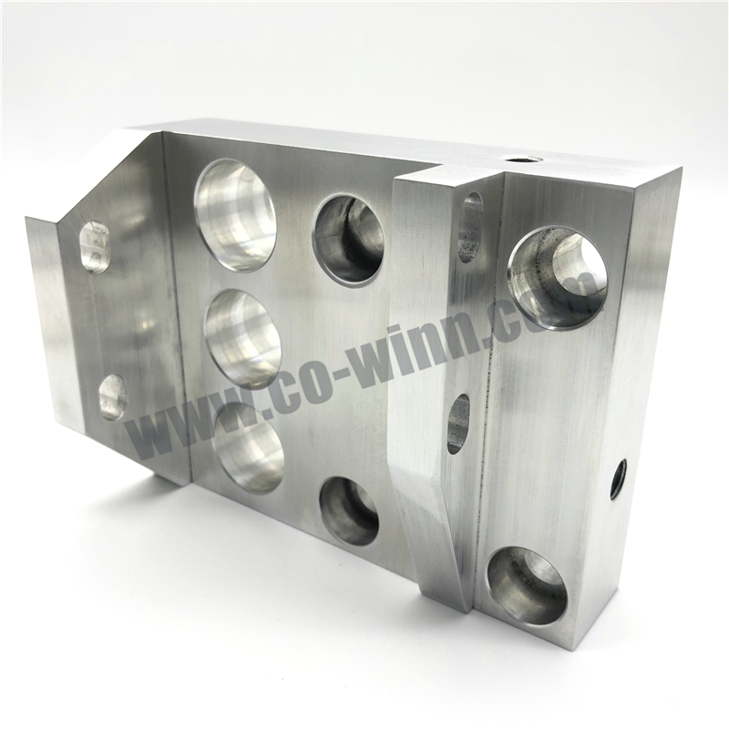 Tilpasset CNC-bearbejdning af motordele af aluminiumsmaterialer Reservedele efter salg