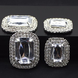 Nyt design Elegant hvidt smykker klart akryl rhinestone knap billig sy plastik knap 9