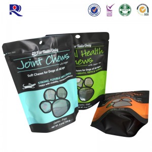 Pose, der er trykt og lamineret, til hundekattestrøelse, fiskefoder