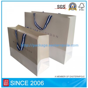 Hvid kraftpapirpose til tøj