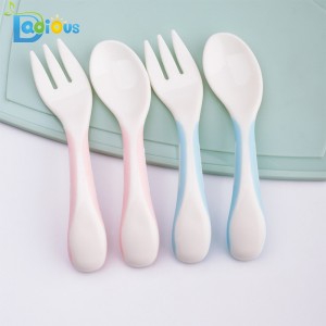 Hot Sale Babyprodukter Baby Første fase skeer Plastic Baby Toddler Spoon Baby Rejsegaffel og ske sæt