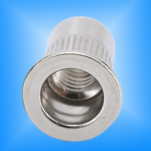 Fladt hoved riflet krop