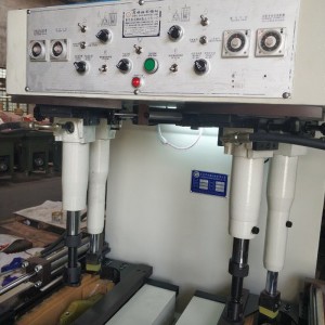 Skofremstillet væggesålepressemaskine