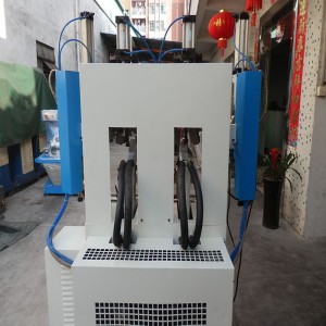 Skofremstillingsmaskine med to koldt og to-varm bagpart