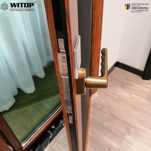 polariseret tonet glasvindue i dørvindue med design af jernvinduesgrill