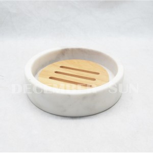 Hvid marmor med træ dele til badeværelsestilbehør