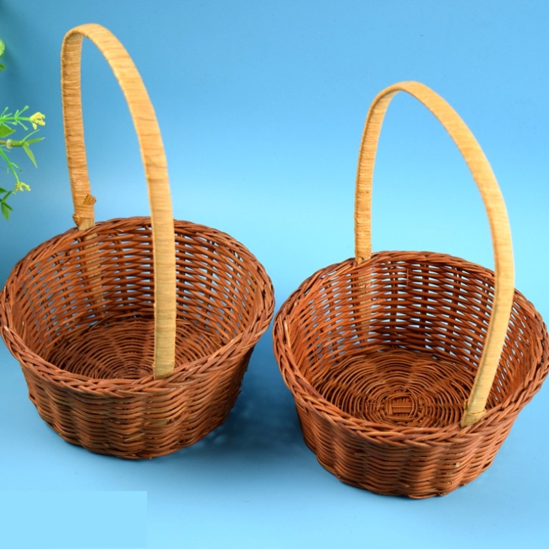 Vævet kurv med håndtryk