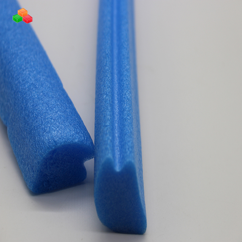 Holdbart, stødfast epe-skumbord \/ bordkant, hjørnebeskyttelsesdesign, design af møbelkantbeskytter