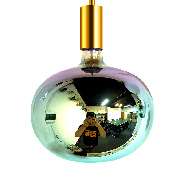 G200 4W Syv farverige dekorationer med indendørs eller udendørs spiralglødelampe