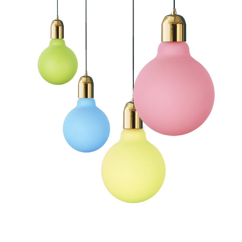 G150 Ballet mørkerød makaron med dekorativ blød glødelampe