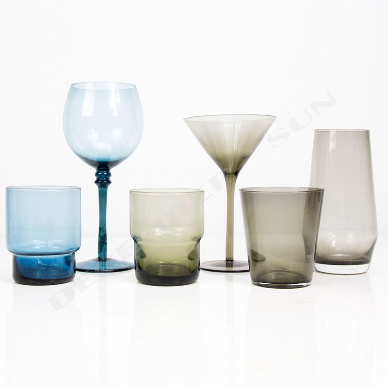 Klassisk kvalitetsdrikkebæger med champangne bæger