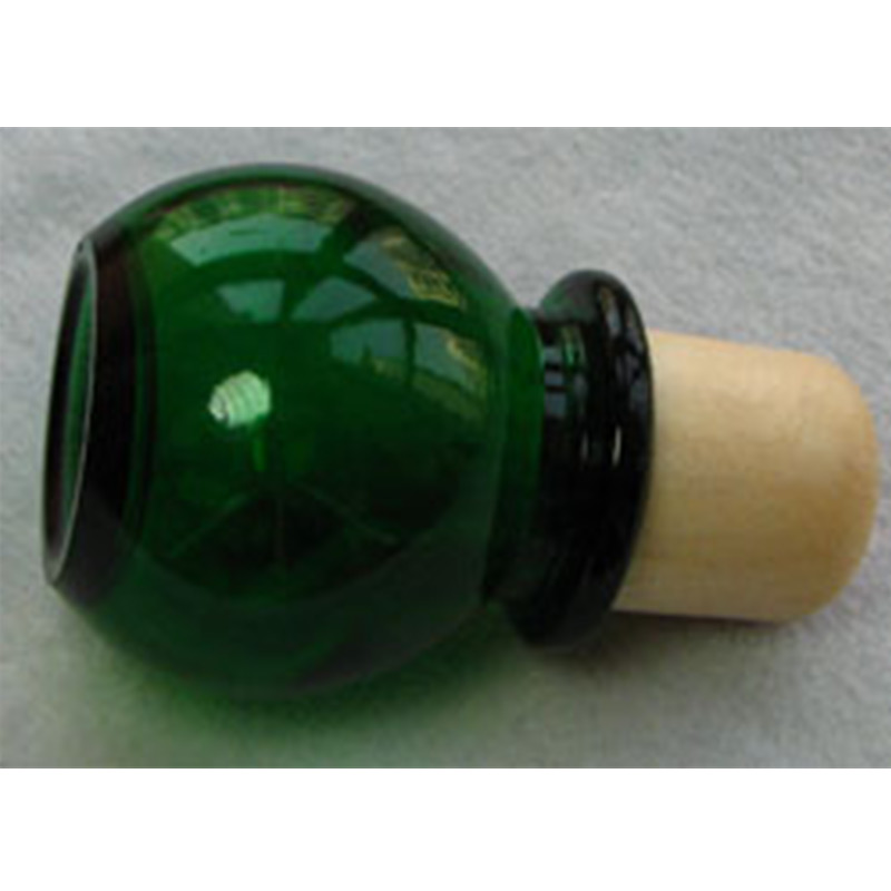 lukning af en flaskeprop af glas