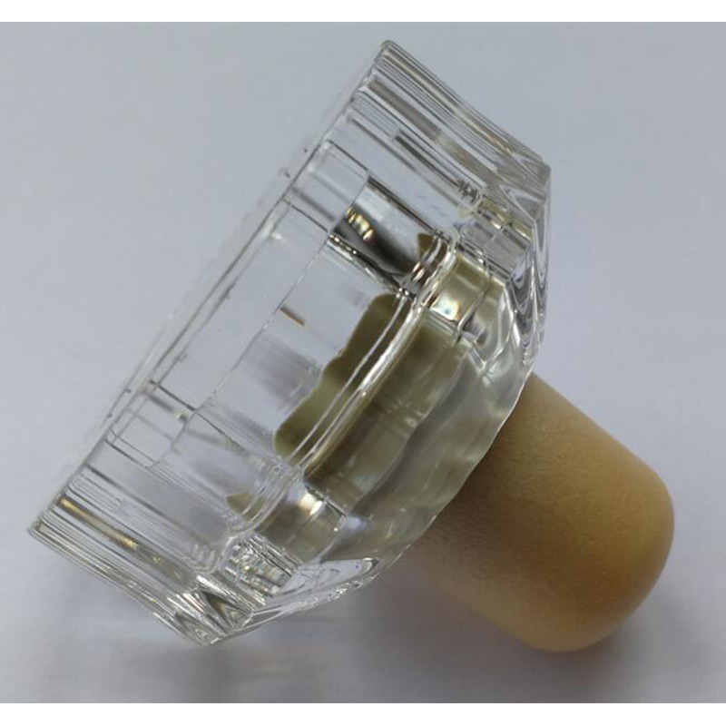 lukning af acryl i flasken