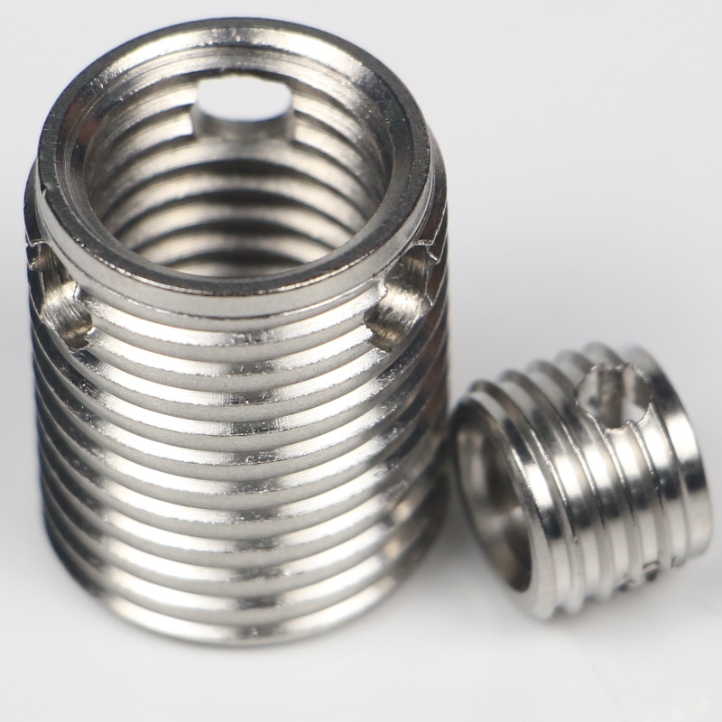 308 000 120.500 308 M12 * 1,75 * 16 * 1,75 * 22L selvskærende indsatser med 3 huller uden burr 500K lager