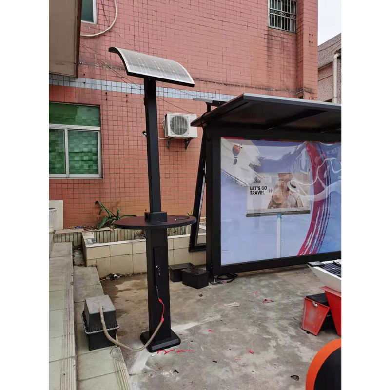 Højkvalitets solcellepanel opretstående gadeopladningsstation til mobile enheder