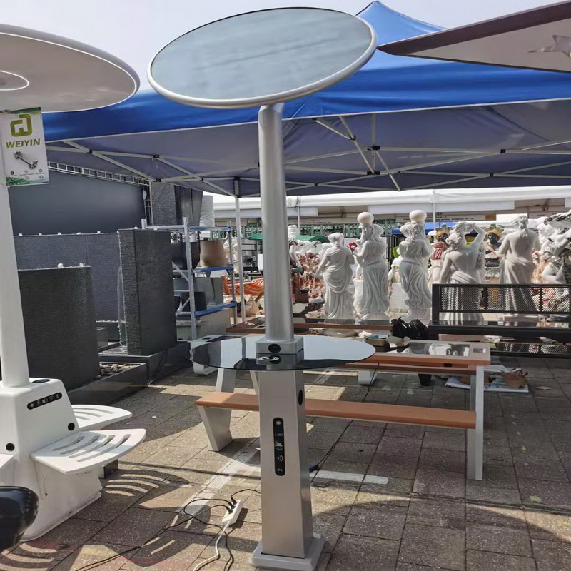 Populære smarte solcelledrevne udendørs gademøbler til opladning af mobiltelefoner
