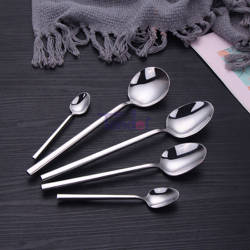 Kunstige, smedede, fladstål, sølvfarvede, smarte, metalspisebestik