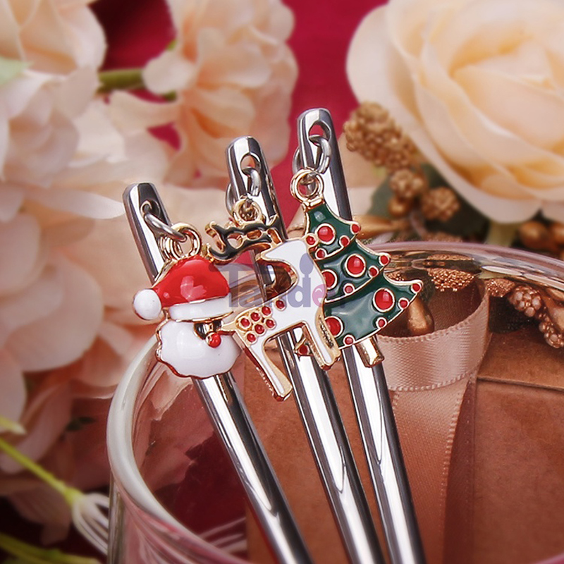 Juletrækkestrømper dekorere rustfrit stål te ske med juleskeen.