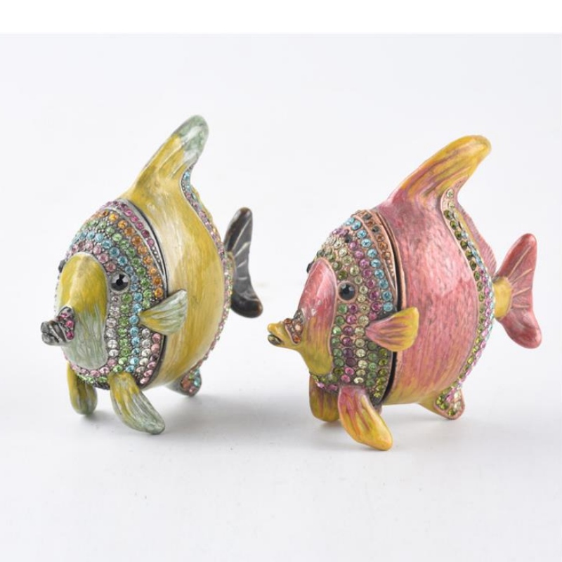 Yuanyuan fabrik er specialiseret i fremstilling af Pisces, lovende bryllupsgaver, kreative boligtekstiler og håndværk