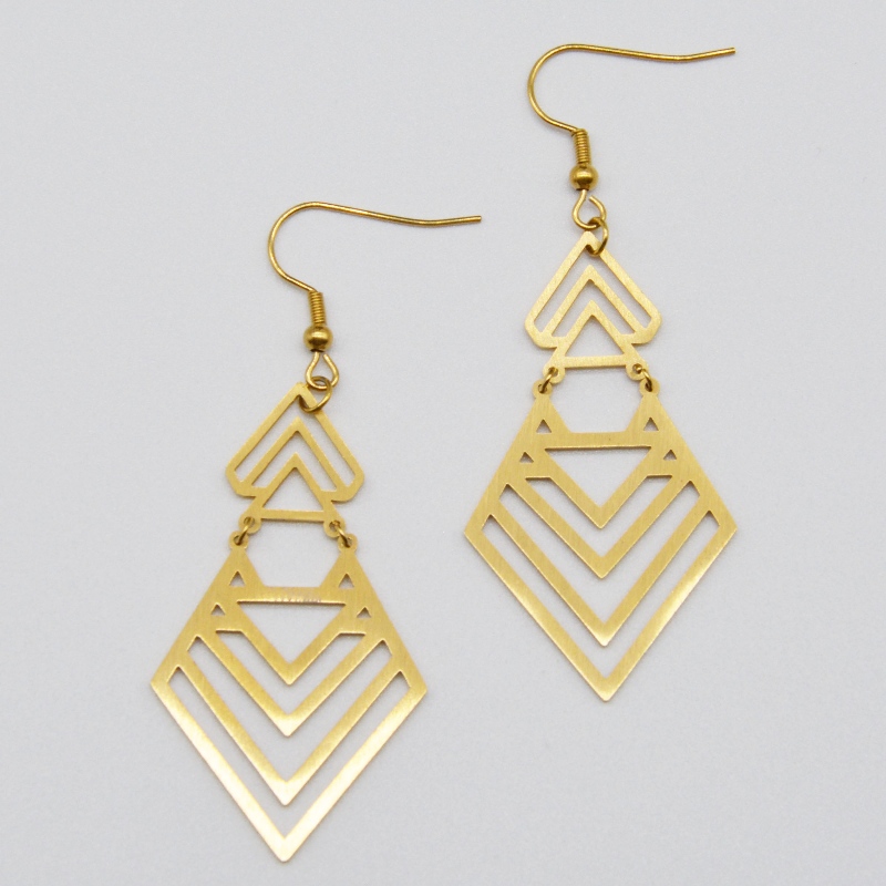 Ødelagte øreringe og øreringe af rustfrit stål