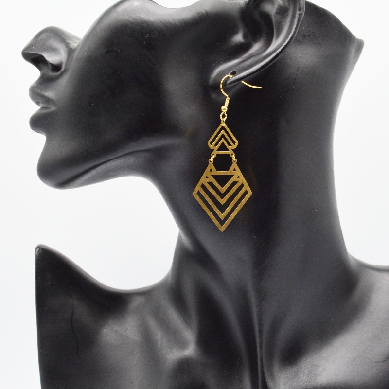 Ødelagte øreringe og øreringe af rustfrit stål