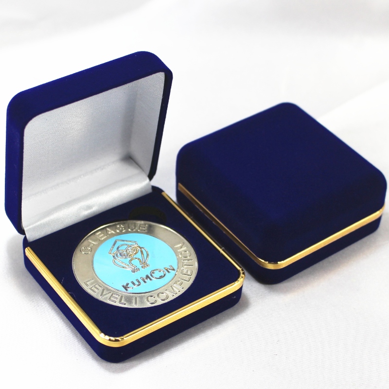 Punkt D-17 rund form Velvet Box til pedant, møntmærke, mm.65*68*29, vægt omkring 40g.