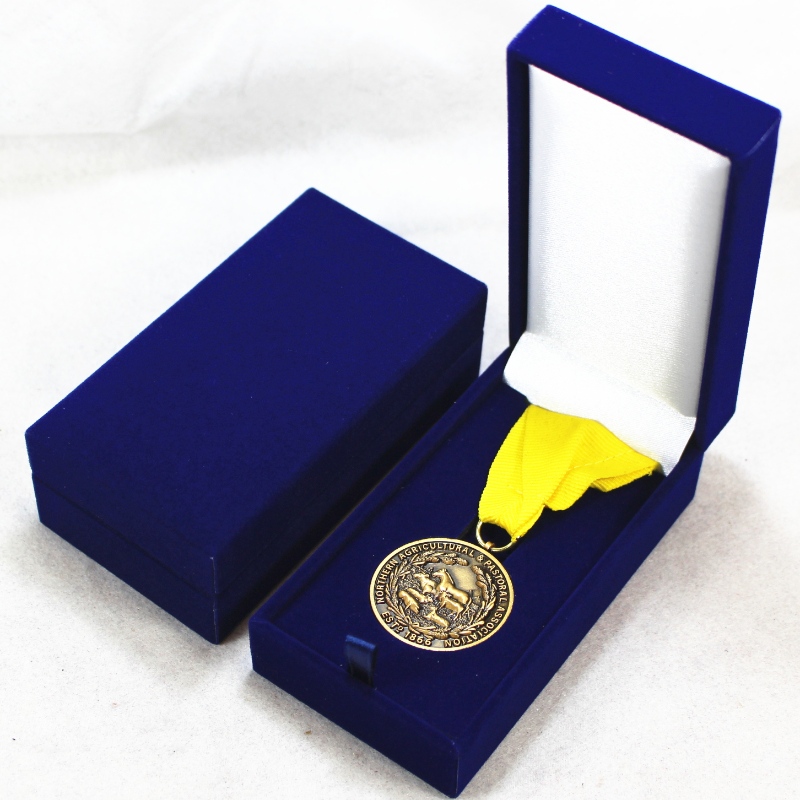 Vare-10 rektangulet læret papirboks til 40 * 80 mm medalje & badge osv. Mm. 60 * 111 * 38, vægt ca. 82 g