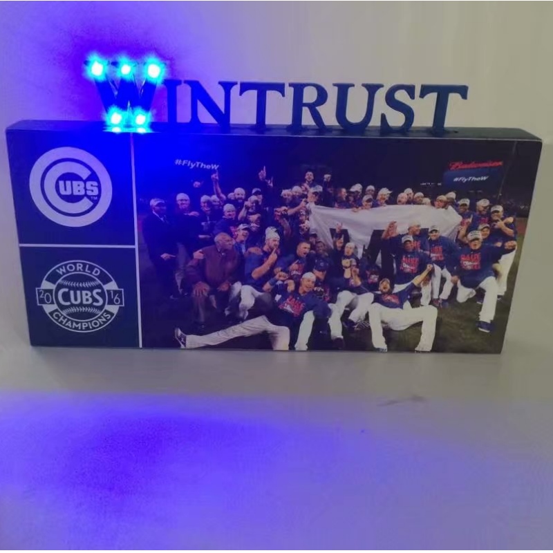 Wooden Cubs Winthrown Video Board med LED Letters