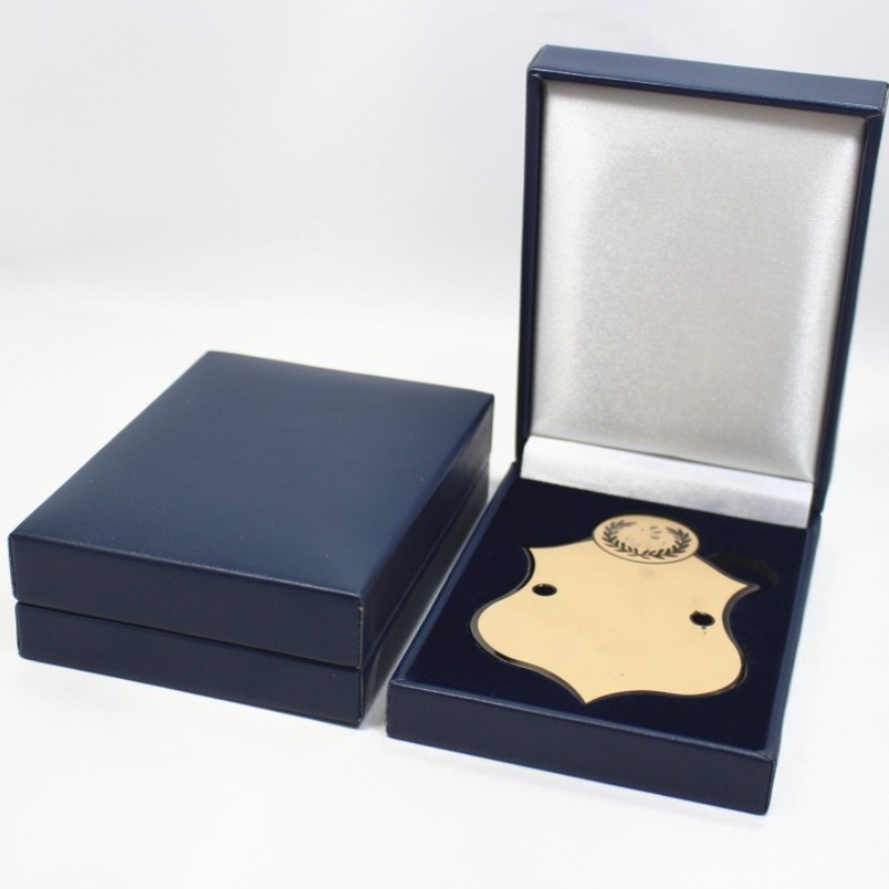 Vare V-17L firkantet PU læderboks til 65 * 90 mm medalje, badge, mønt osv. Mm. 80 * 110 * 34, vægt ca. 90g
