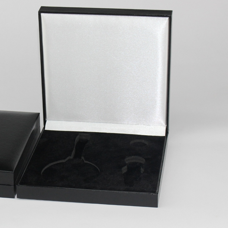 Punkt V-23 firkantet PU-læderkasse for 120*120mm mutiple mønter, medaljer og emblemer osv. mm.160*160*38, vægt omkring 280g