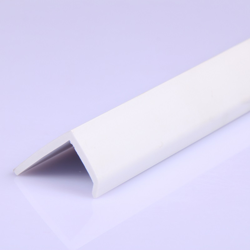 Brugerdefineret L-form beskyttelse pvc plastikprofil med lav pris til høj kvalitet