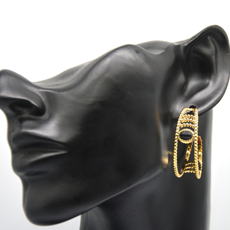 Guld hoop øreringe, C-formede hoop øreringe, sort agat, kvindelige følsomme ører, allergivenlige smykker, Kina Ruifanbao smykker behandling fabrik