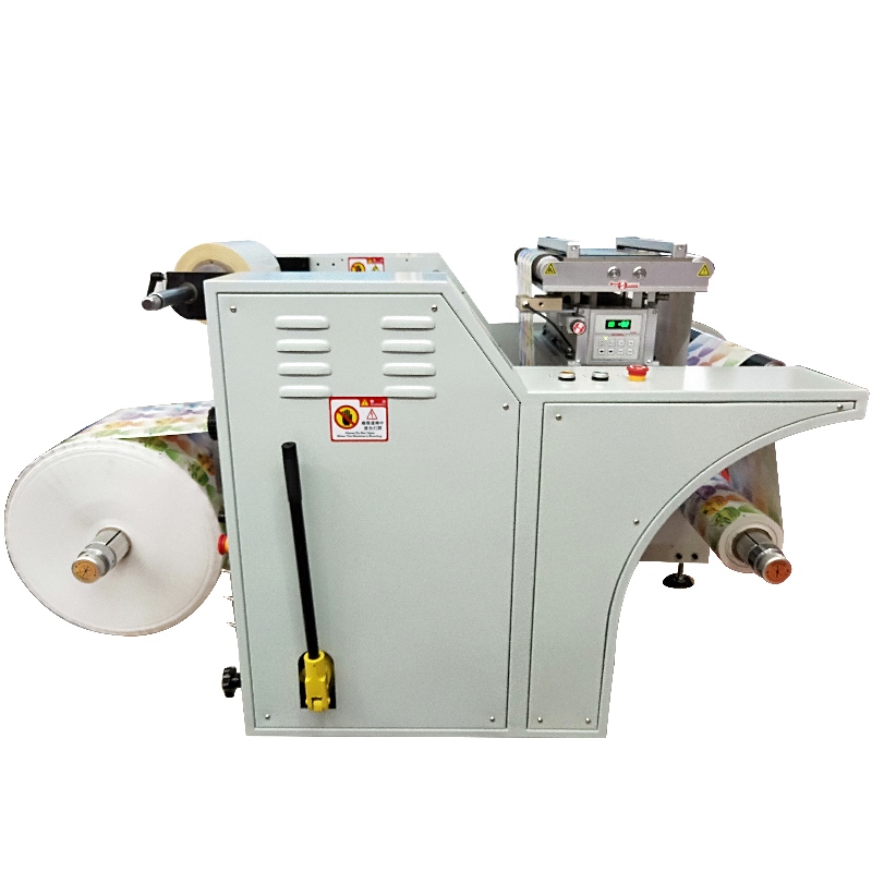 XHM500 -C-J automatisk ensretterende filmlamineringsmaskine