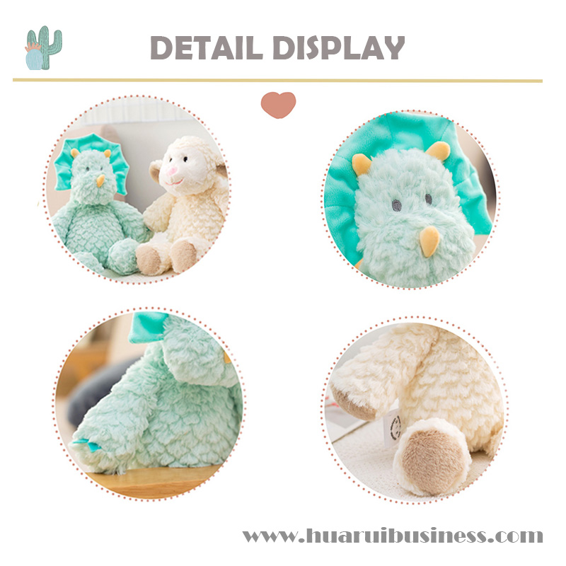 Dejlig monster får plys legetøjsdukke pr-produktion