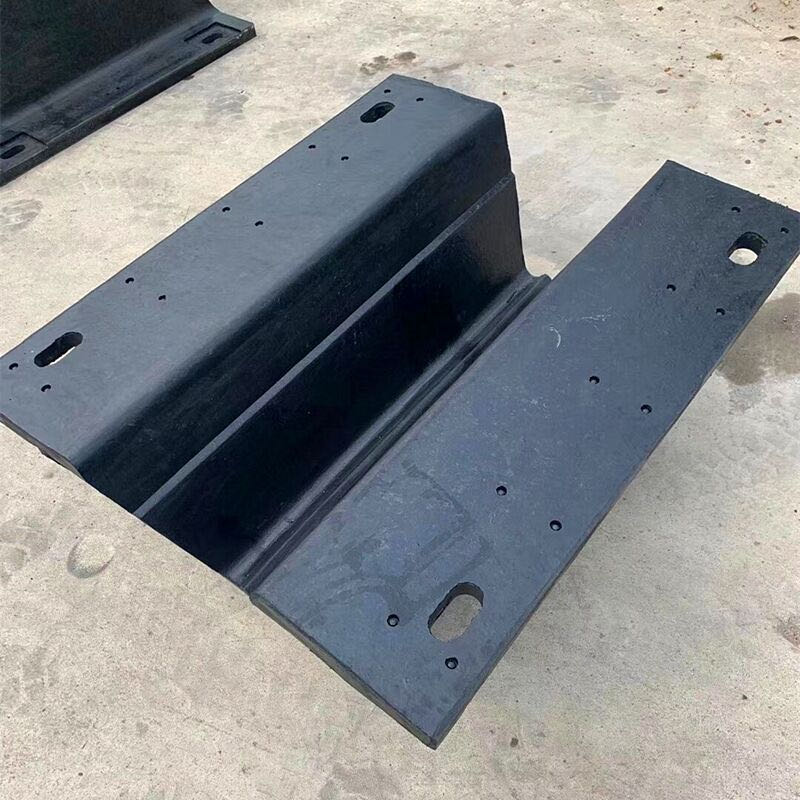 Stødmindren af højbuegummi til havs