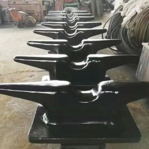 Metaller til skibsdæk, støbt, af jern og stål, med fastgørelsesdele